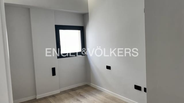 3 soveværelse Lejlighed til salg i Figueres - € 290.000 (Ref: 9832004)