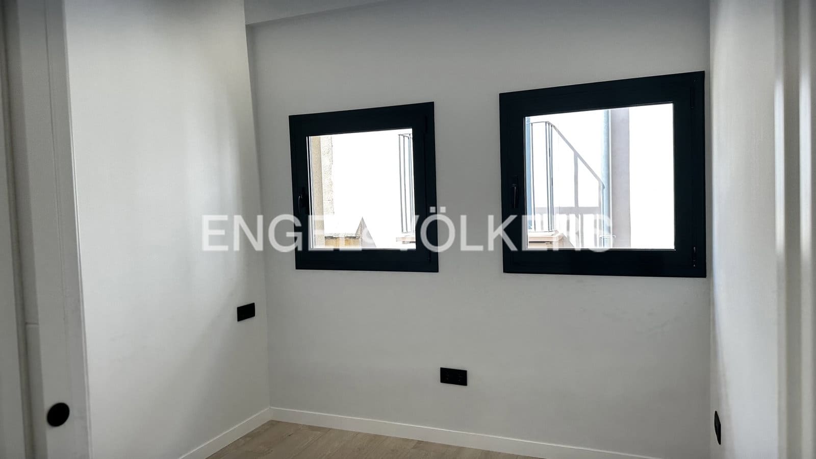 3 bedroom Apartment for sale in Figueres - € 290,000 (Ref: 9832004)