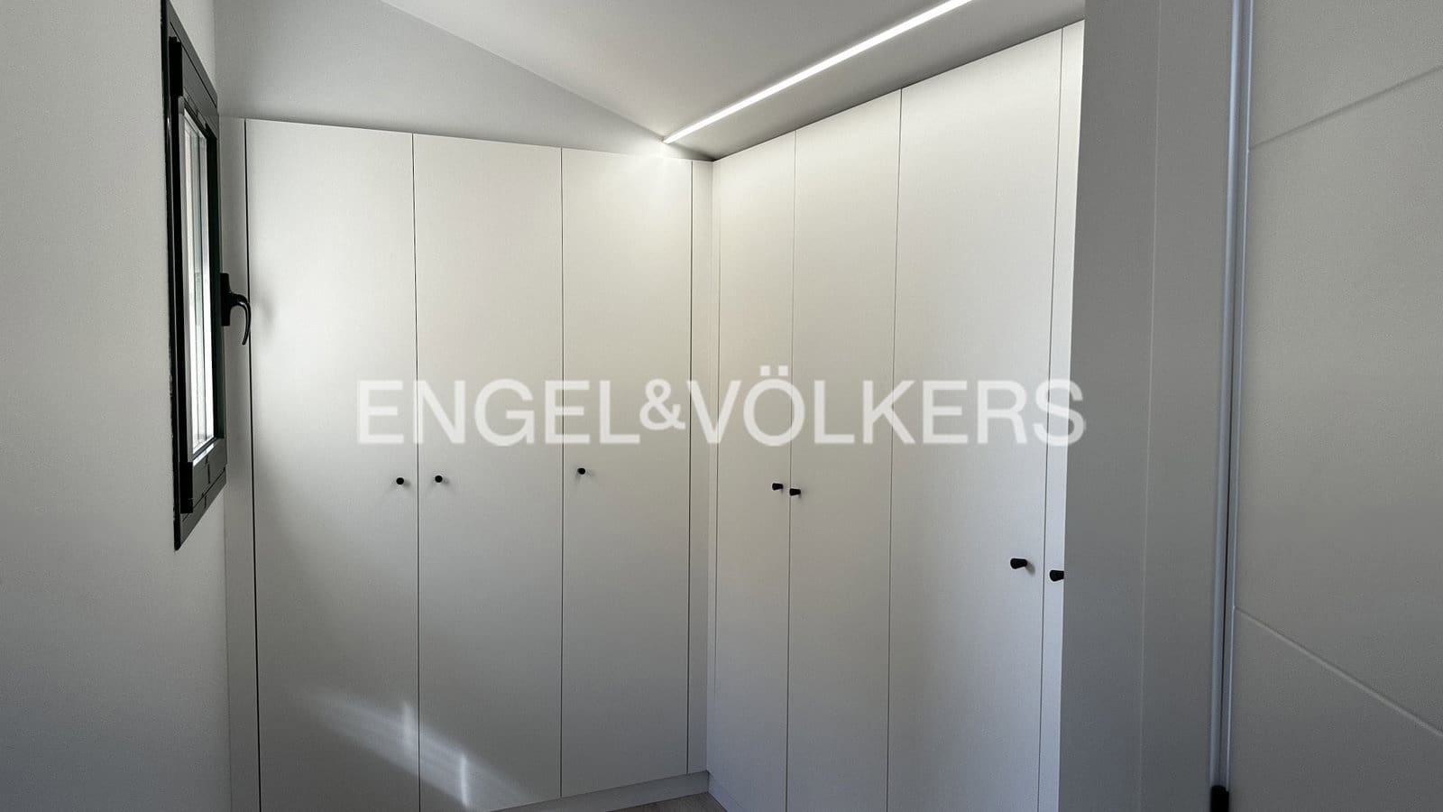 3 bedroom Apartment for sale in Figueres - € 290,000 (Ref: 9832004)