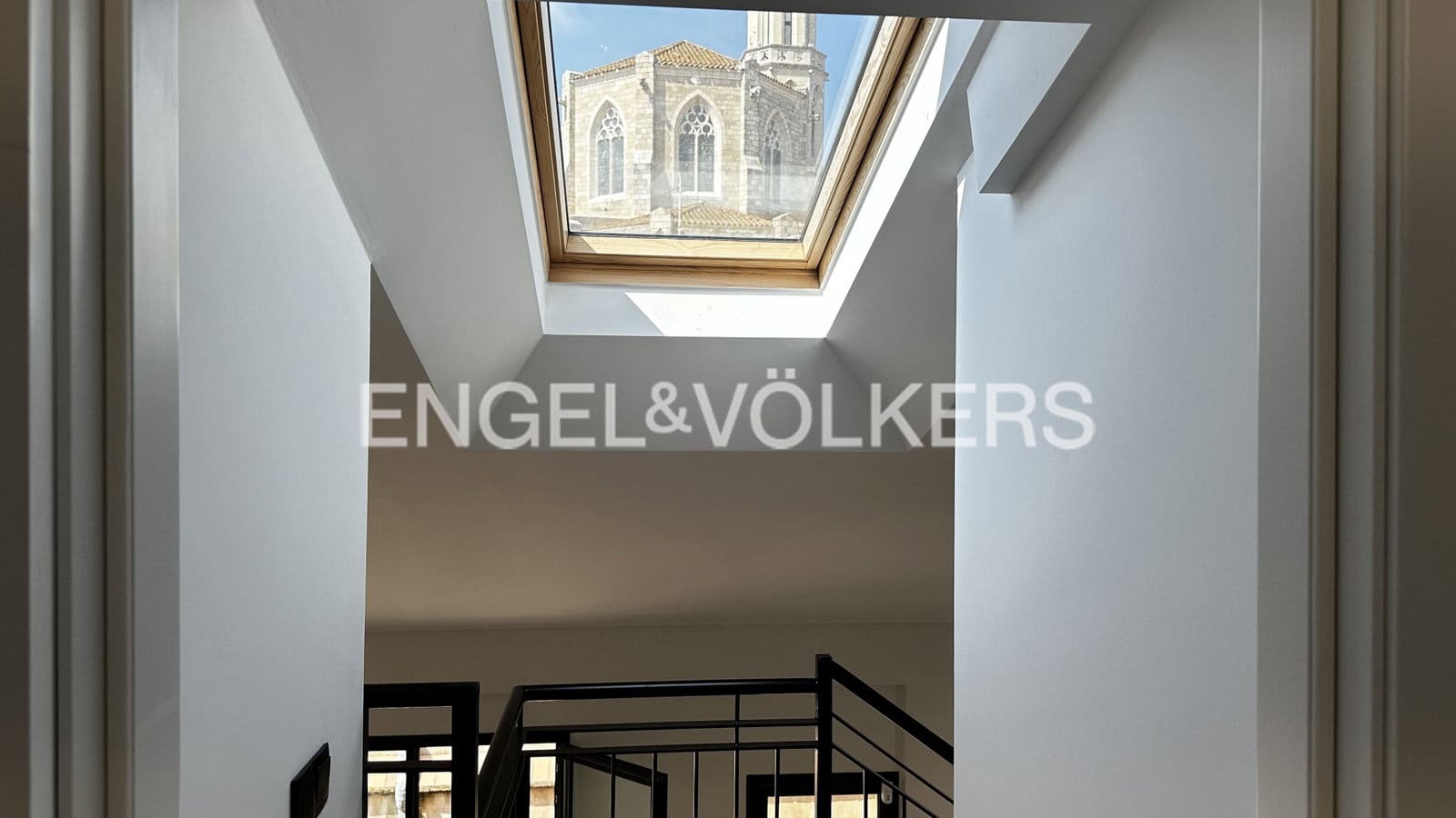 3 bedroom Apartment for sale in Figueres - € 290,000 (Ref: 9832004)