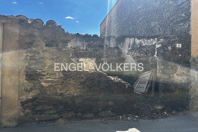 Ruine zu verkaufen in Espolla - 83.000 € (Ref: 9834571)
