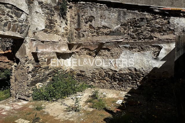 Ruine zu verkaufen in Espolla - 83.000 € (Ref: 9834571)