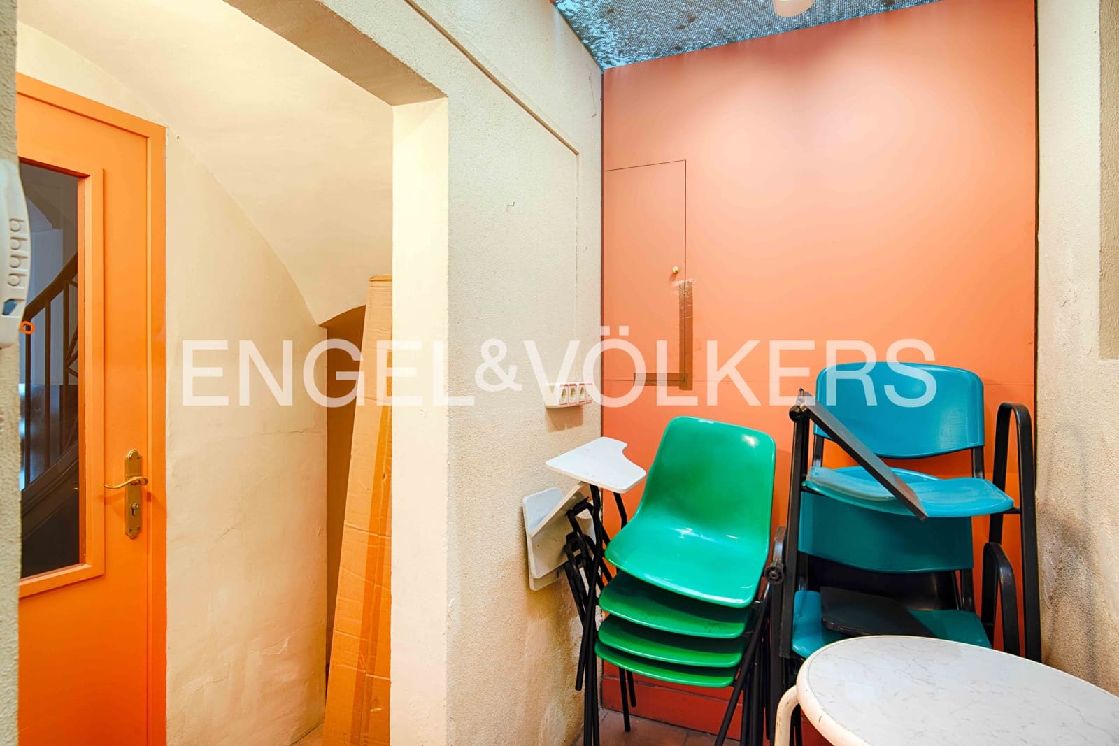 8 bedroom Townhouse for sale in Figueres with garage - € 395,000 (Ref: 9838289)