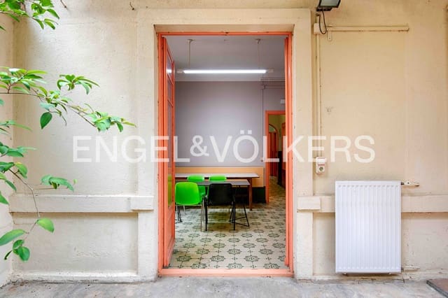 8 soveværelse Byhus til salg i Figueres med garage - € 395.000 (Ref: 9838289)