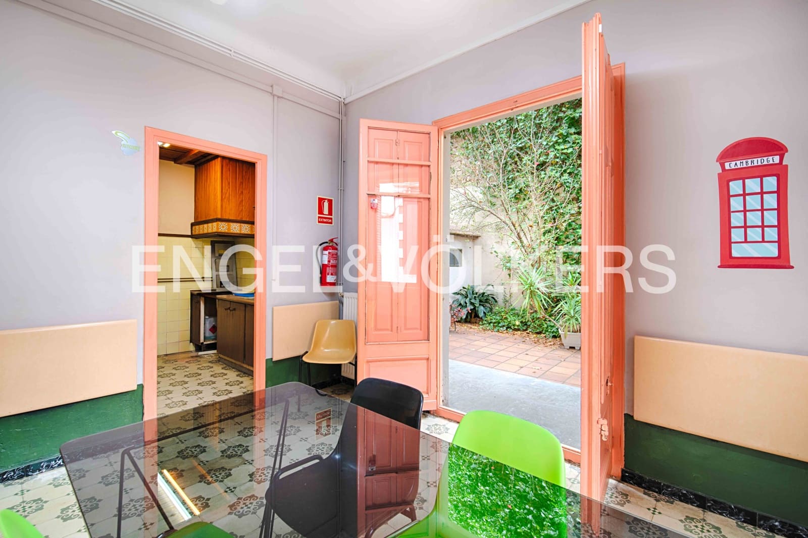 8 bedroom Townhouse for sale in Figueres with garage - € 395,000 (Ref: 9838289)