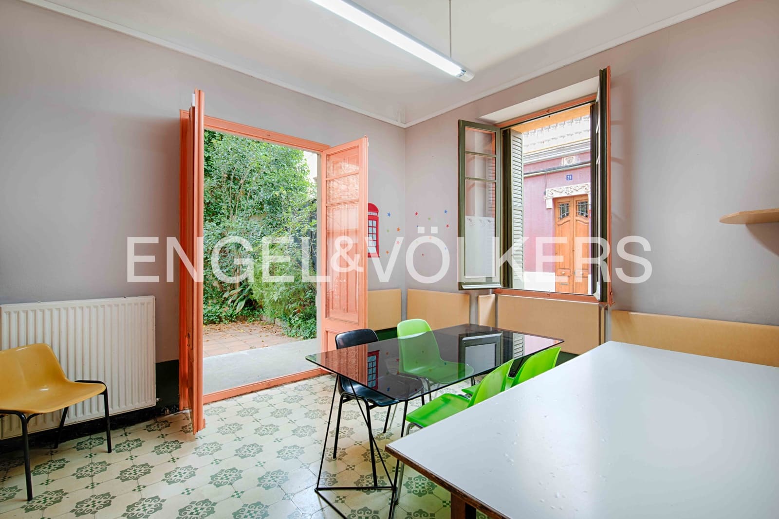 8 bedroom Townhouse for sale in Figueres with garage - € 395,000 (Ref: 9838289)