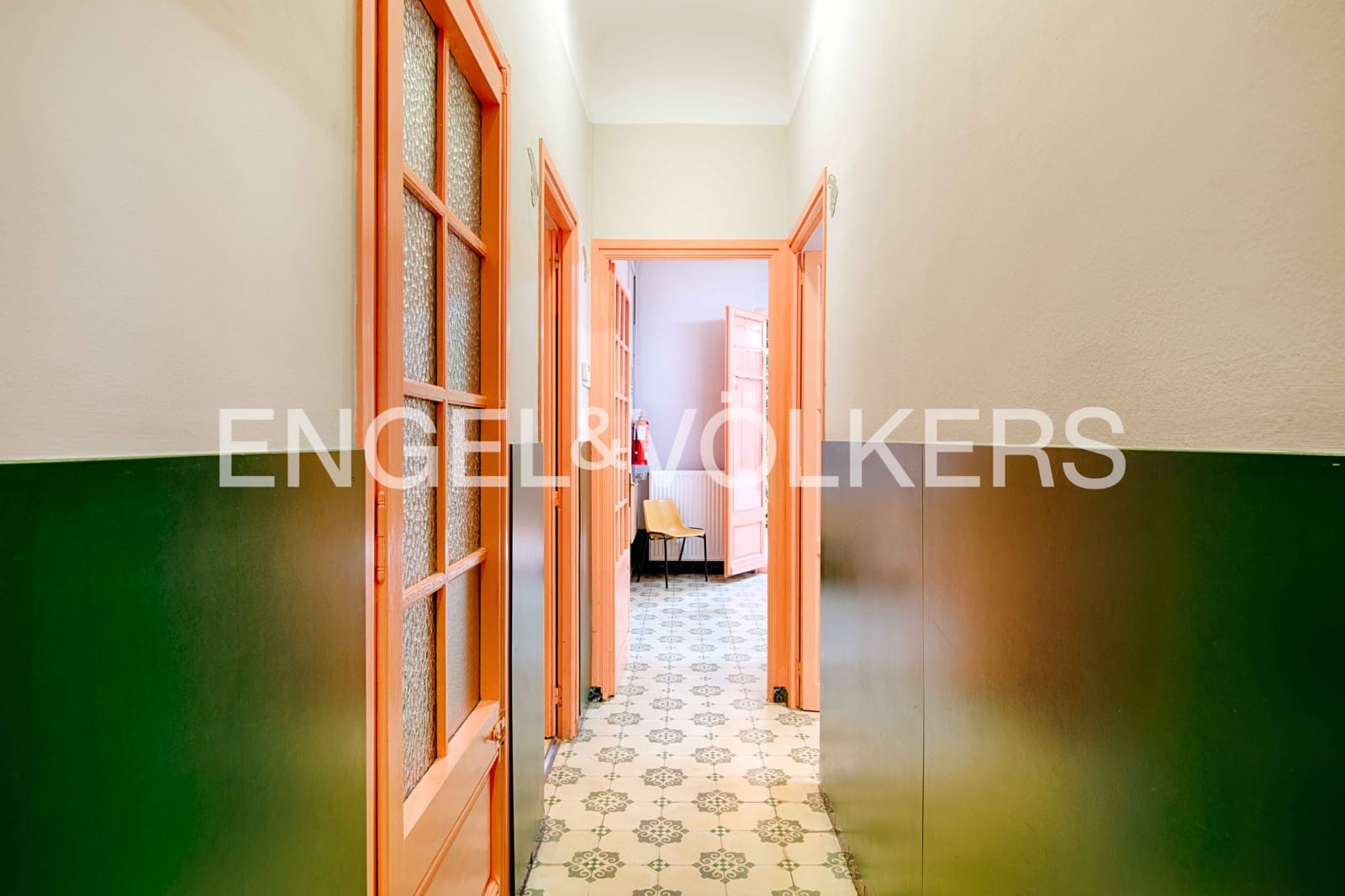 8 bedroom Townhouse for sale in Figueres with garage - € 395,000 (Ref: 9838289)