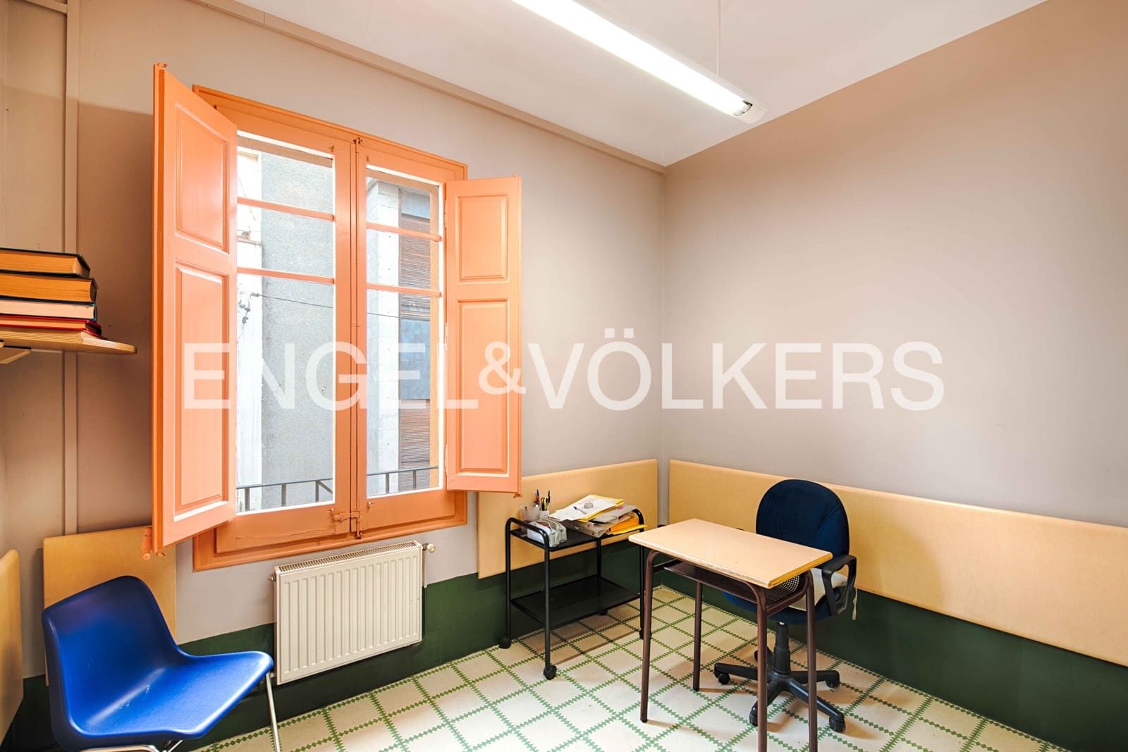 8 bedroom Townhouse for sale in Figueres with garage - € 395,000 (Ref: 9838289)