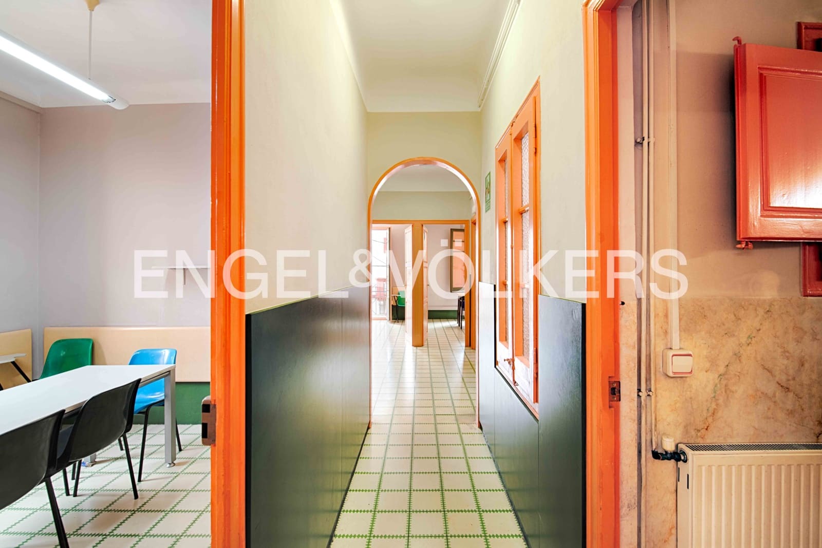 8 bedroom Townhouse for sale in Figueres with garage - € 395,000 (Ref: 9838289)