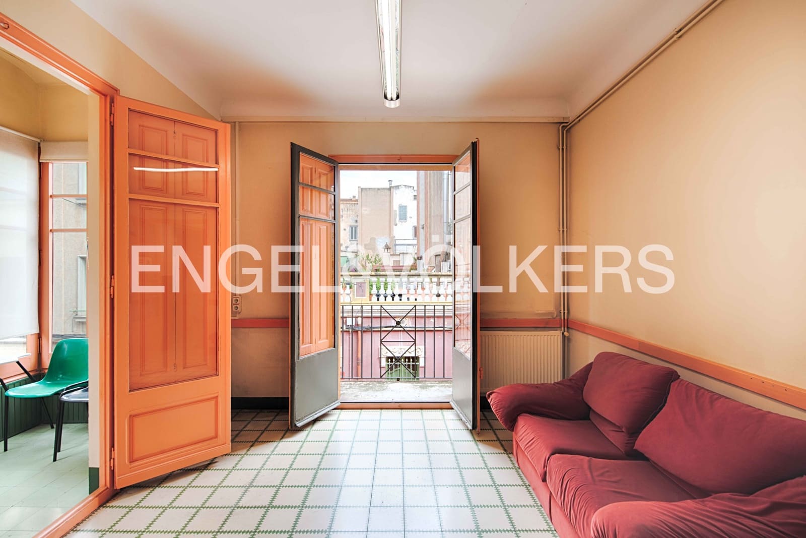 8 bedroom Townhouse for sale in Figueres with garage - € 395,000 (Ref: 9838289)