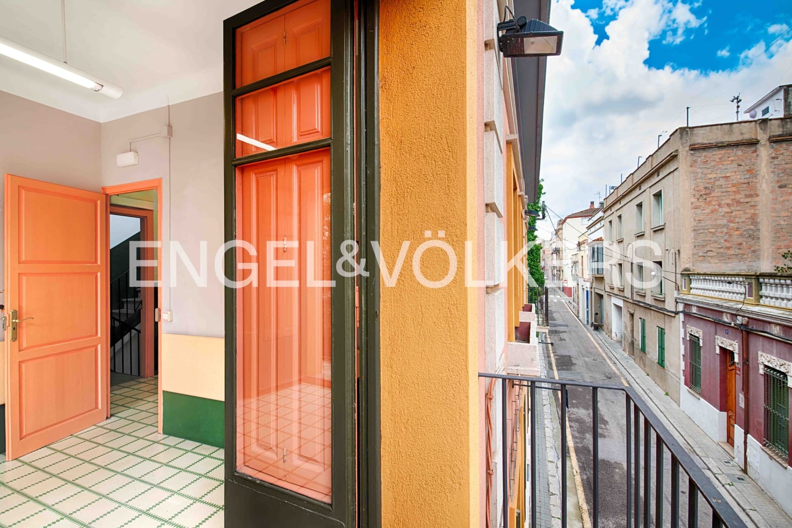 8 bedroom Townhouse for sale in Figueres with garage - € 395,000 (Ref: 9838289)