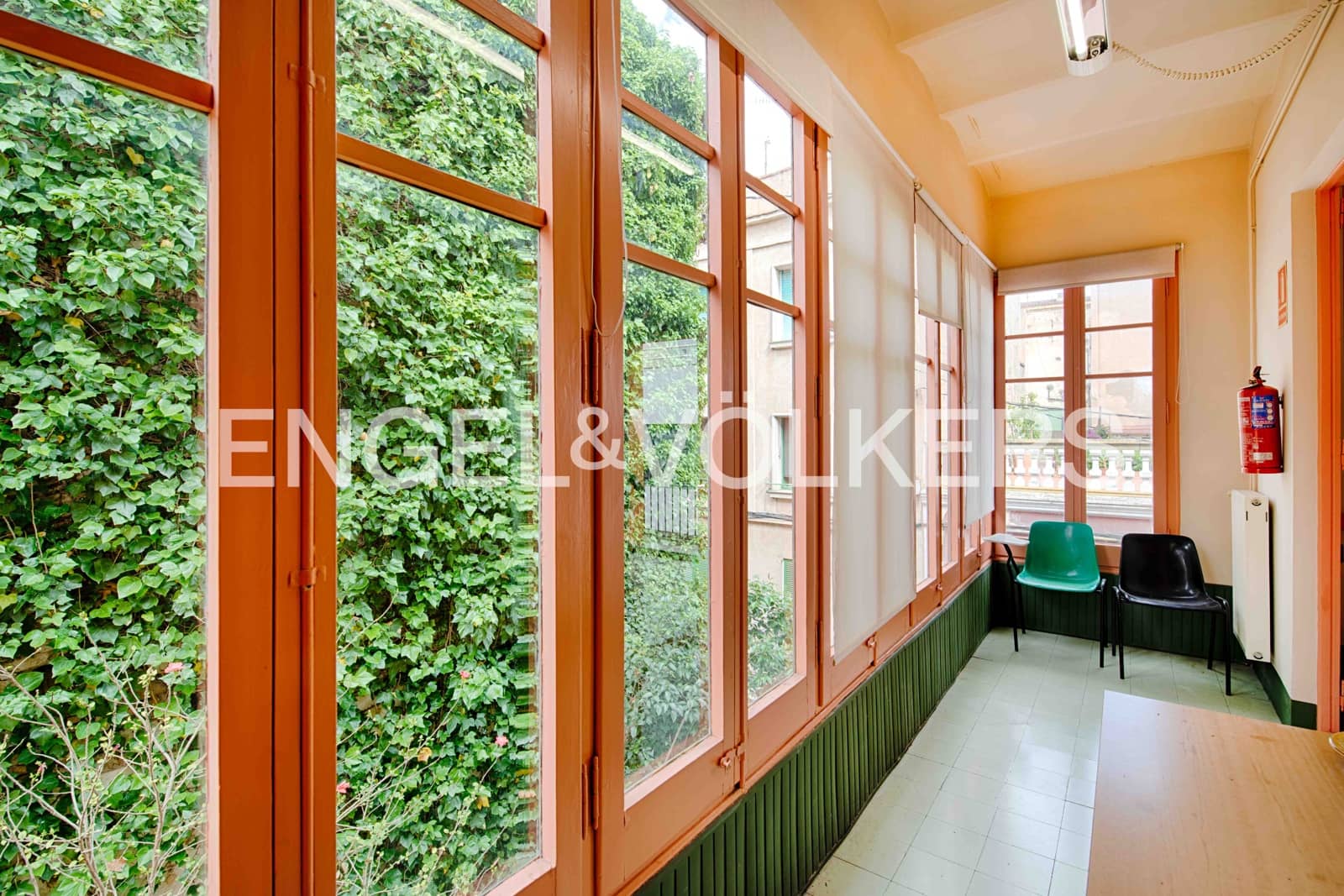 8 bedroom Townhouse for sale in Figueres with garage - € 395,000 (Ref: 9838289)