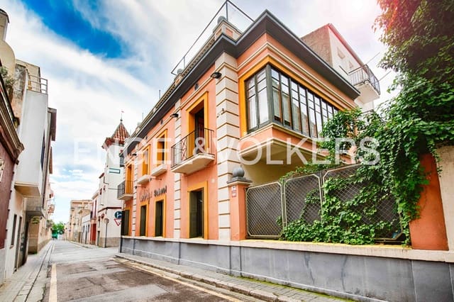8 soveværelse Byhus til salg i Figueres med garage - € 395.000 (Ref: 9838289)