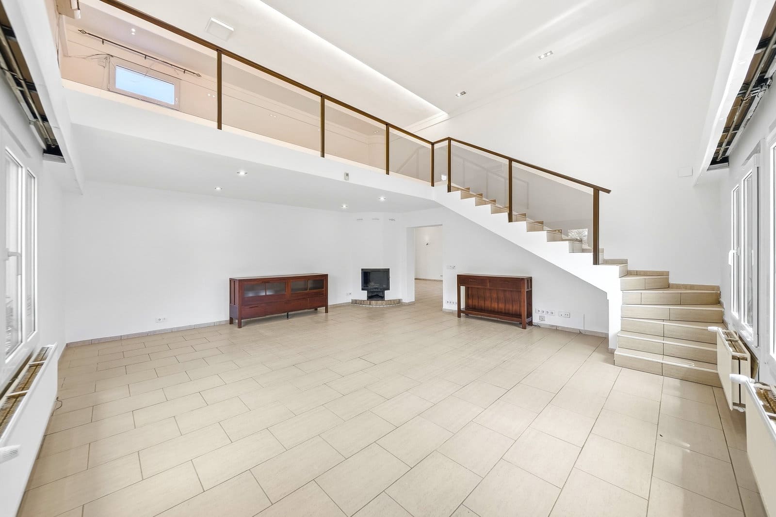 5 bedroom Villa for sale in Empuriabrava with pool garage - € 18,000,000 (Ref: 9841741)