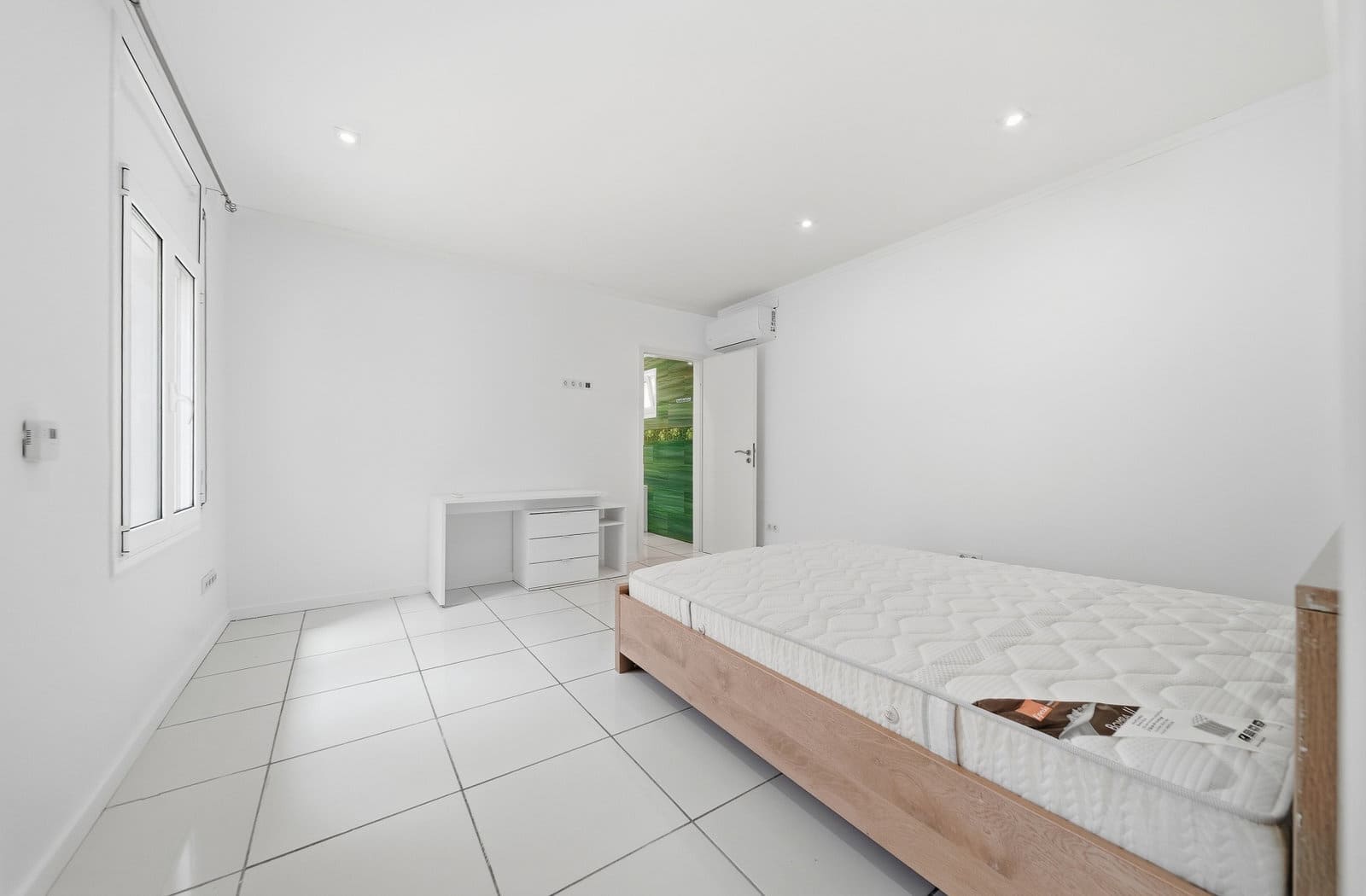 5 bedroom Villa for sale in Empuriabrava with pool garage - € 18,000,000 (Ref: 9841741)