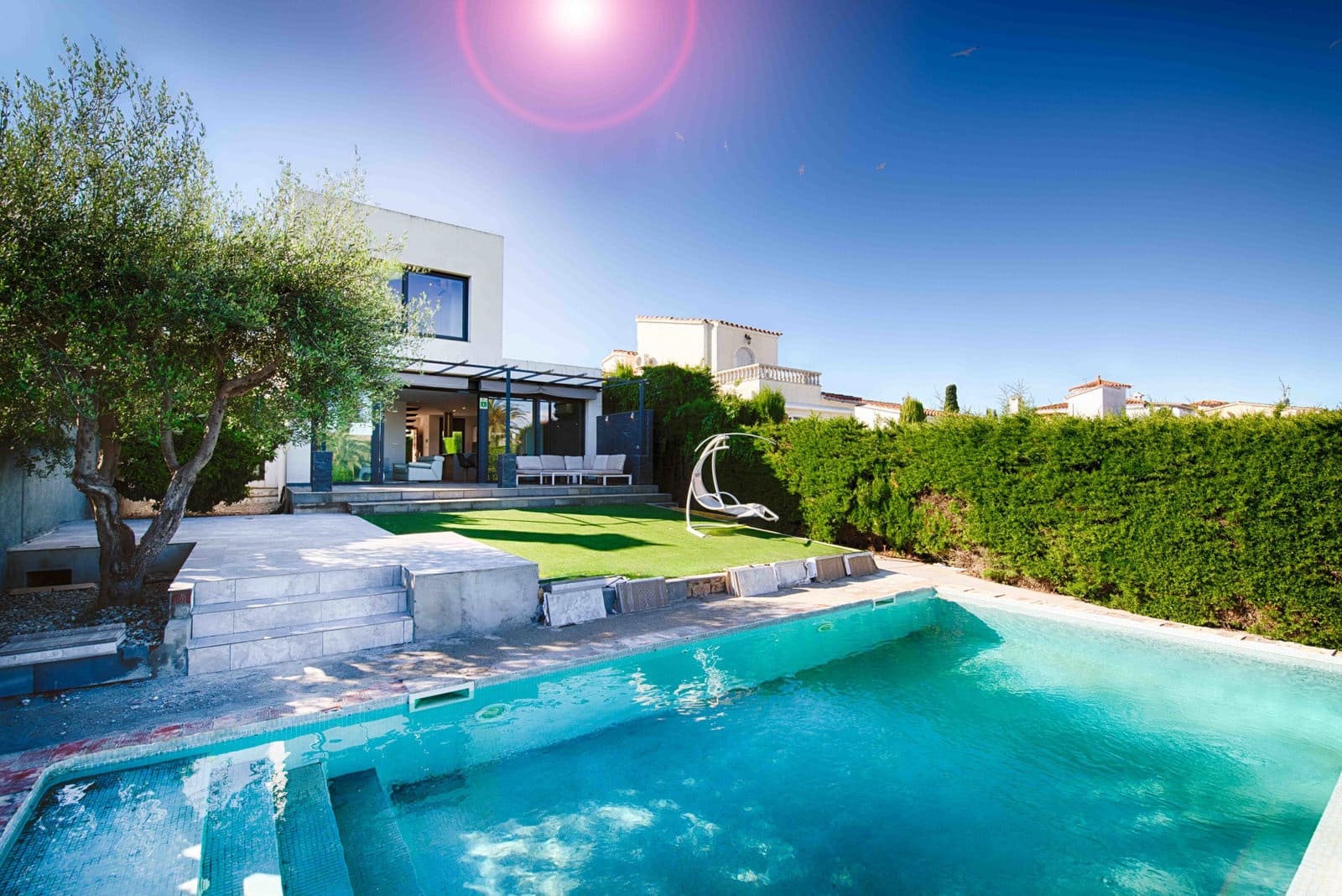 4 bedroom Villa for sale in Empuriabrava with pool garage - € 1,150,000 (Ref: 9848372)