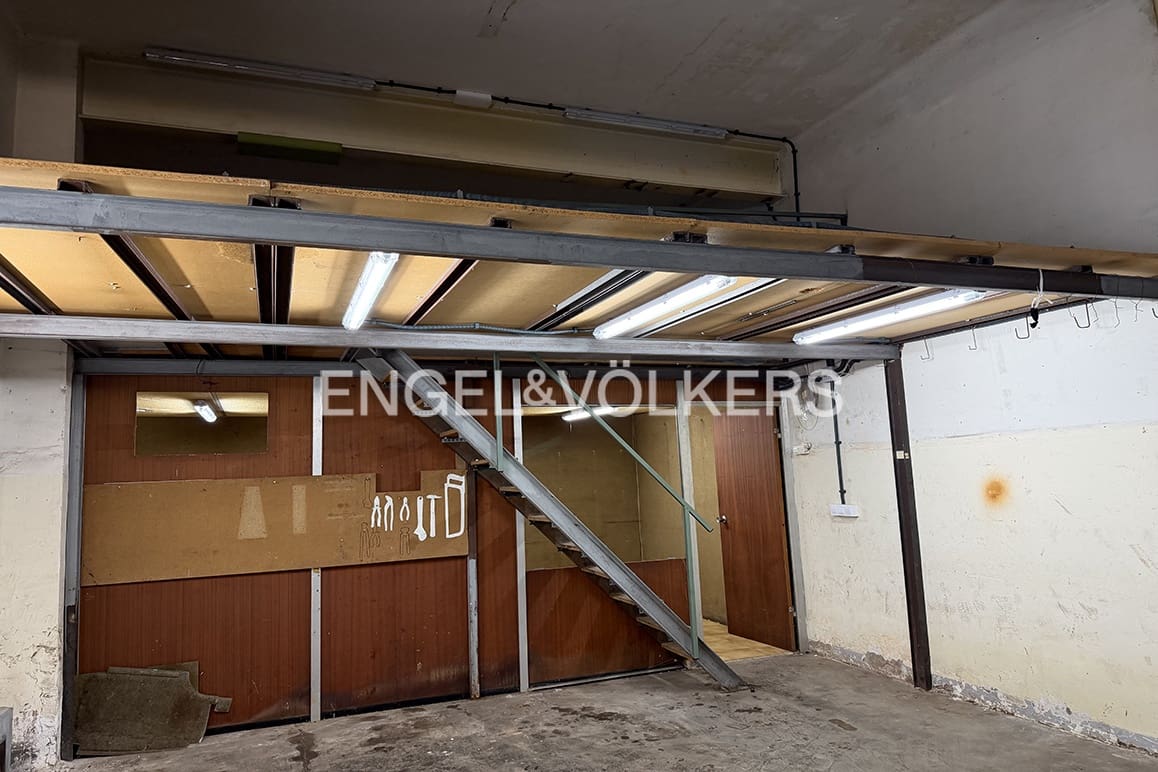 Commercial for sale in Figueres - € 62,000 (Ref: 9849916)