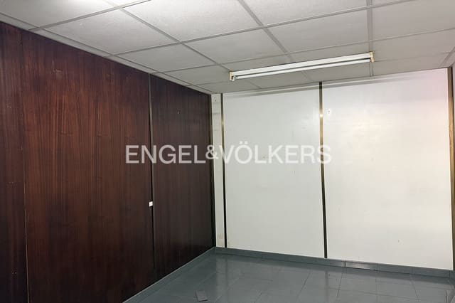 Local Comercial en Figueres en venta - 62.000 € (Ref: 9849916)