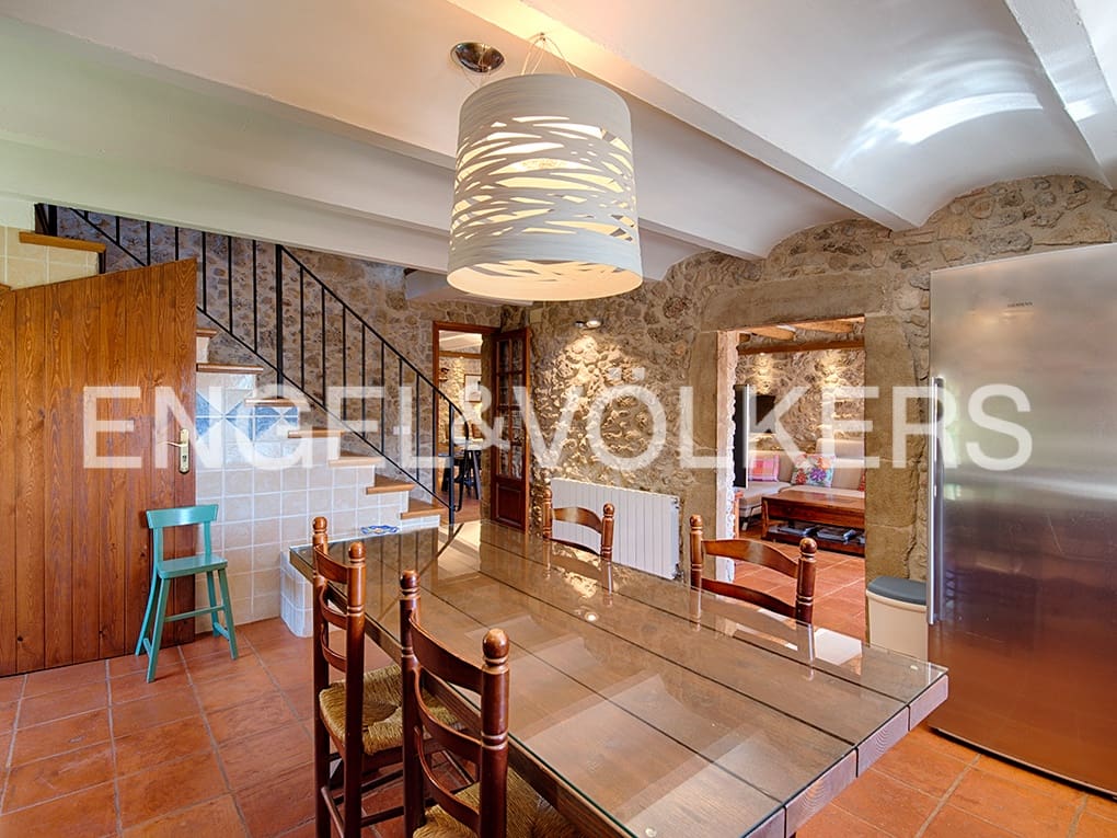 4 bedroom Finca/Country House for sale in Llado with pool garage - € 900,000 (Ref: 9850146)