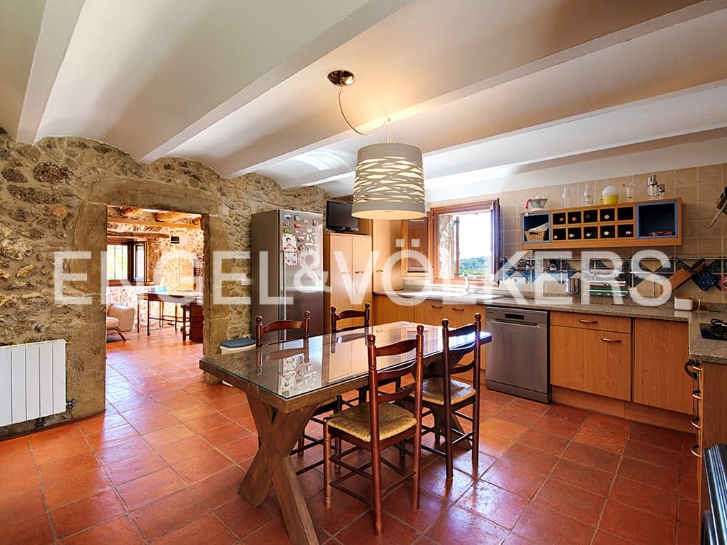 4 bedroom Finca/Country House for sale in Llado with pool garage - € 900,000 (Ref: 9850146)