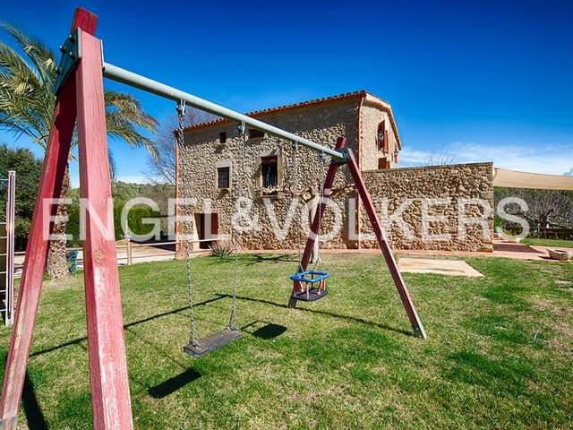 4 bedroom Finca/Country House for sale in Lladó with pool garage - € 900,000 (Ref: 9850146)