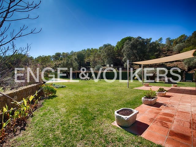 4 bedroom Finca/Country House for sale in Lladó with pool garage - € 900,000 (Ref: 9850146)