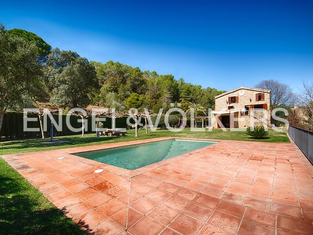 4 bedroom Finca/Country House for sale in Lladó with pool garage - € 900,000 (Ref: 9850146)