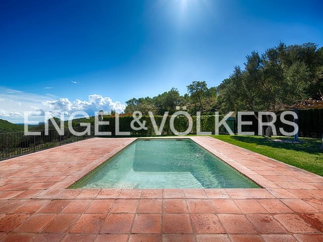 4 bedroom Finca/Country House for sale in Lladó with pool garage - € 900,000 (Ref: 9850146)