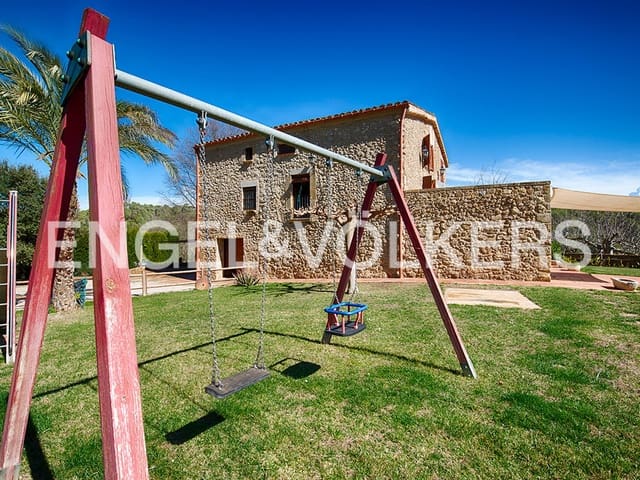 4 bedroom Finca/Country House for sale in Lladó with pool garage - € 900,000 (Ref: 9850146)