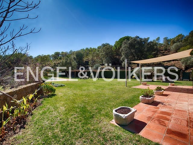 4 bedroom Finca/Country House for sale in Lladó with pool garage - € 900,000 (Ref: 9850146)