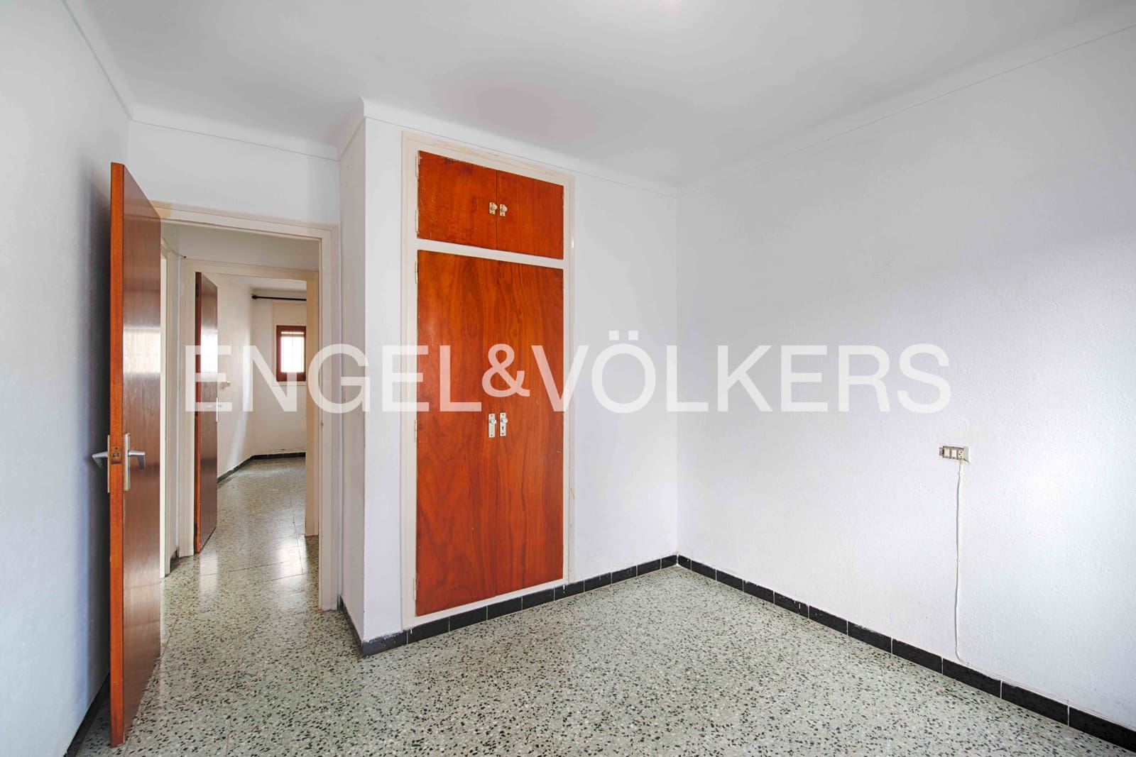 6 bedroom Terraced Villa for sale in El Port de la Selva with garage - € 650,000 (Ref: 9860835)