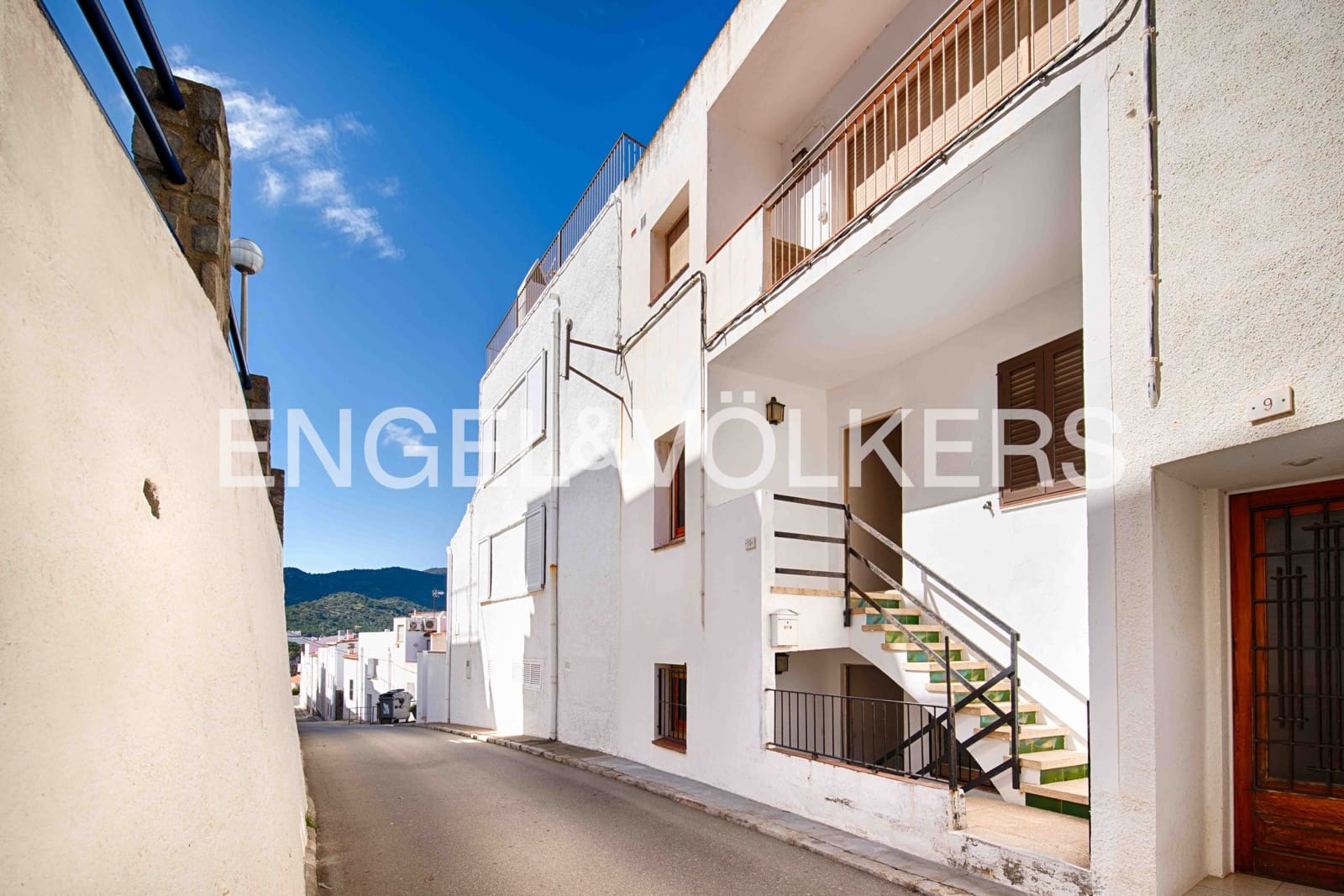 6 bedroom Terraced Villa for sale in El Port de la Selva with garage - € 650,000 (Ref: 9860835)