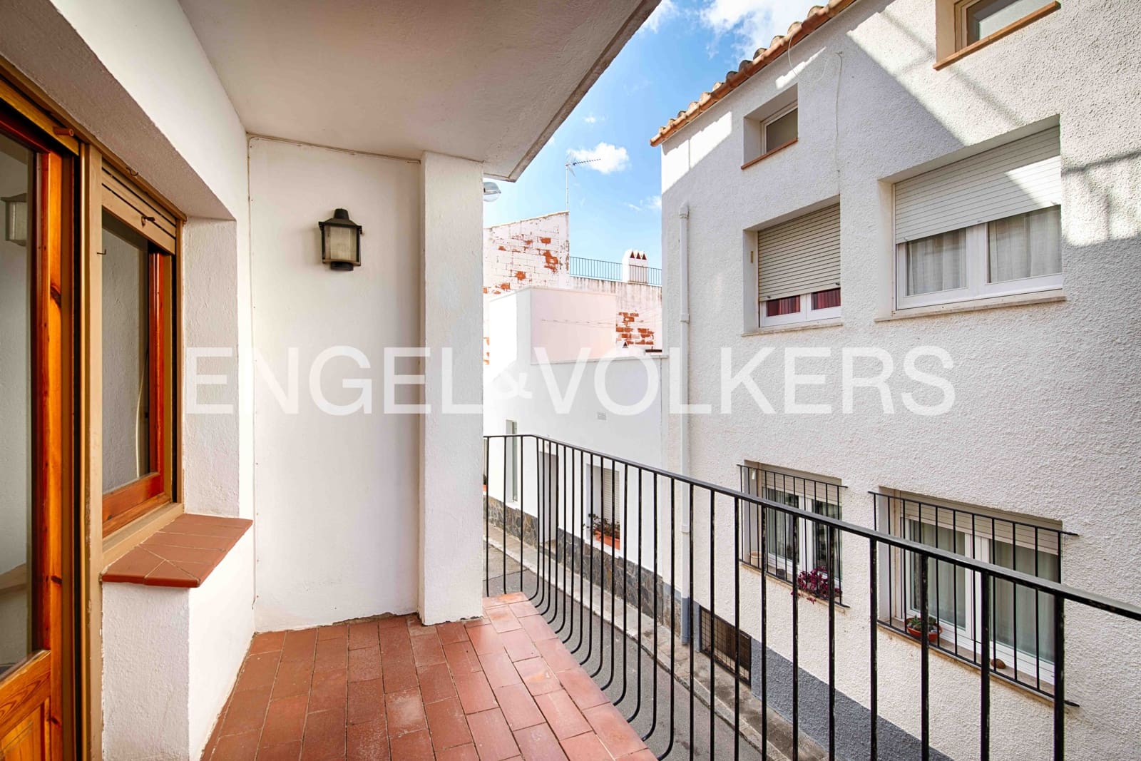 6 bedroom Terraced Villa for sale in El Port de la Selva with garage - € 650,000 (Ref: 9860835)