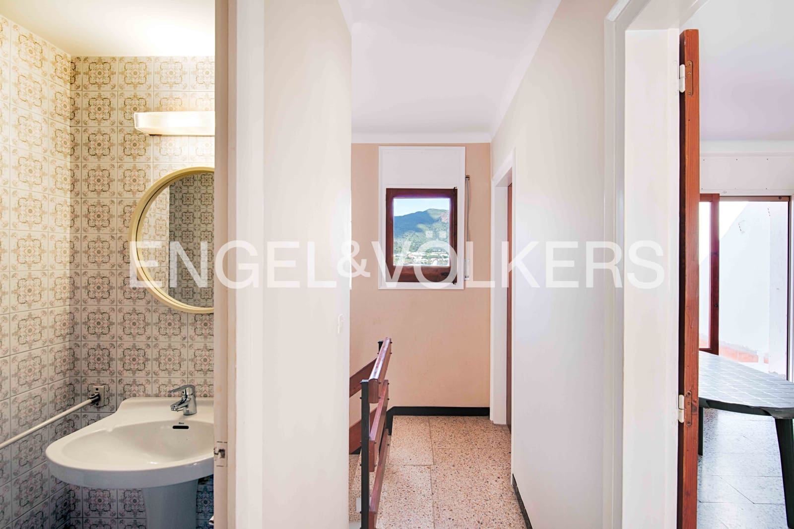 6 bedroom Terraced Villa for sale in El Port de la Selva with garage - € 650,000 (Ref: 9860835)