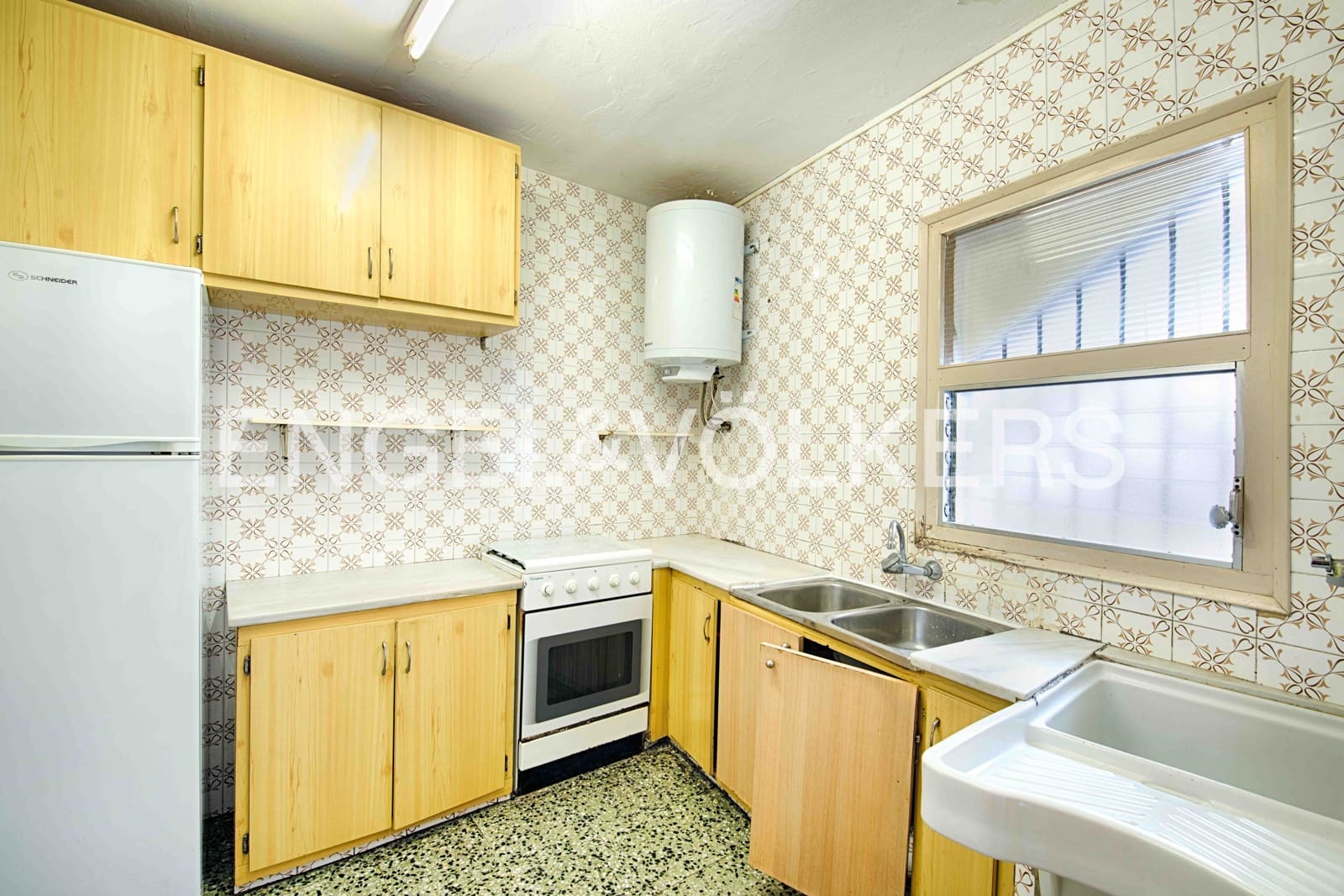 6 bedroom Terraced Villa for sale in El Port de la Selva with garage - € 650,000 (Ref: 9860835)