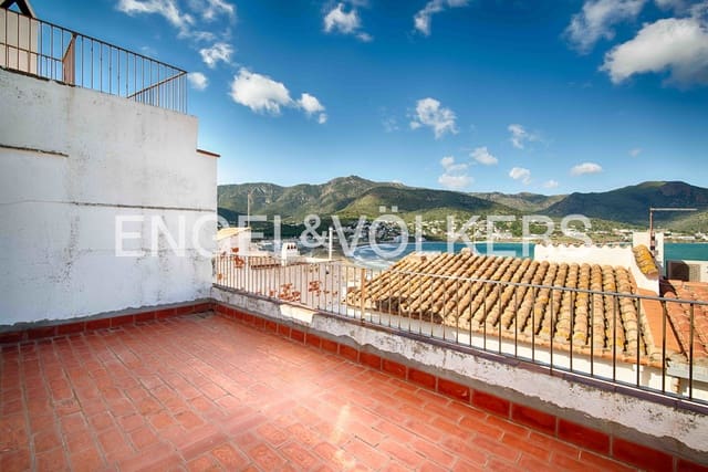 6 slaapkamer Rijtjeshuis te koop in El Port de la Selva met garage - € 650.000 (Ref: 9860835)