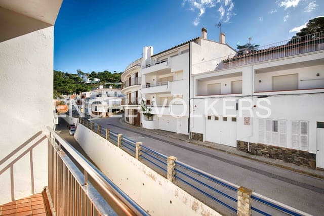 6 slaapkamer Rijtjeshuis te koop in El Port de la Selva met garage - € 650.000 (Ref: 9860835)