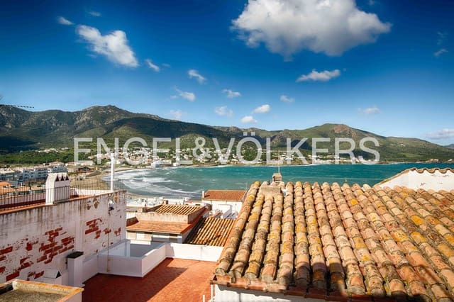 6 slaapkamer Rijtjeshuis te koop in El Port de la Selva met garage - € 650.000 (Ref: 9860835)