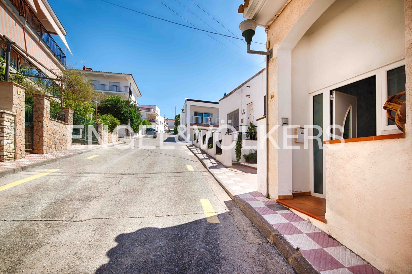 4 bedroom Apartment for sale in Llanca - € 369,000 (Ref: 9867818)