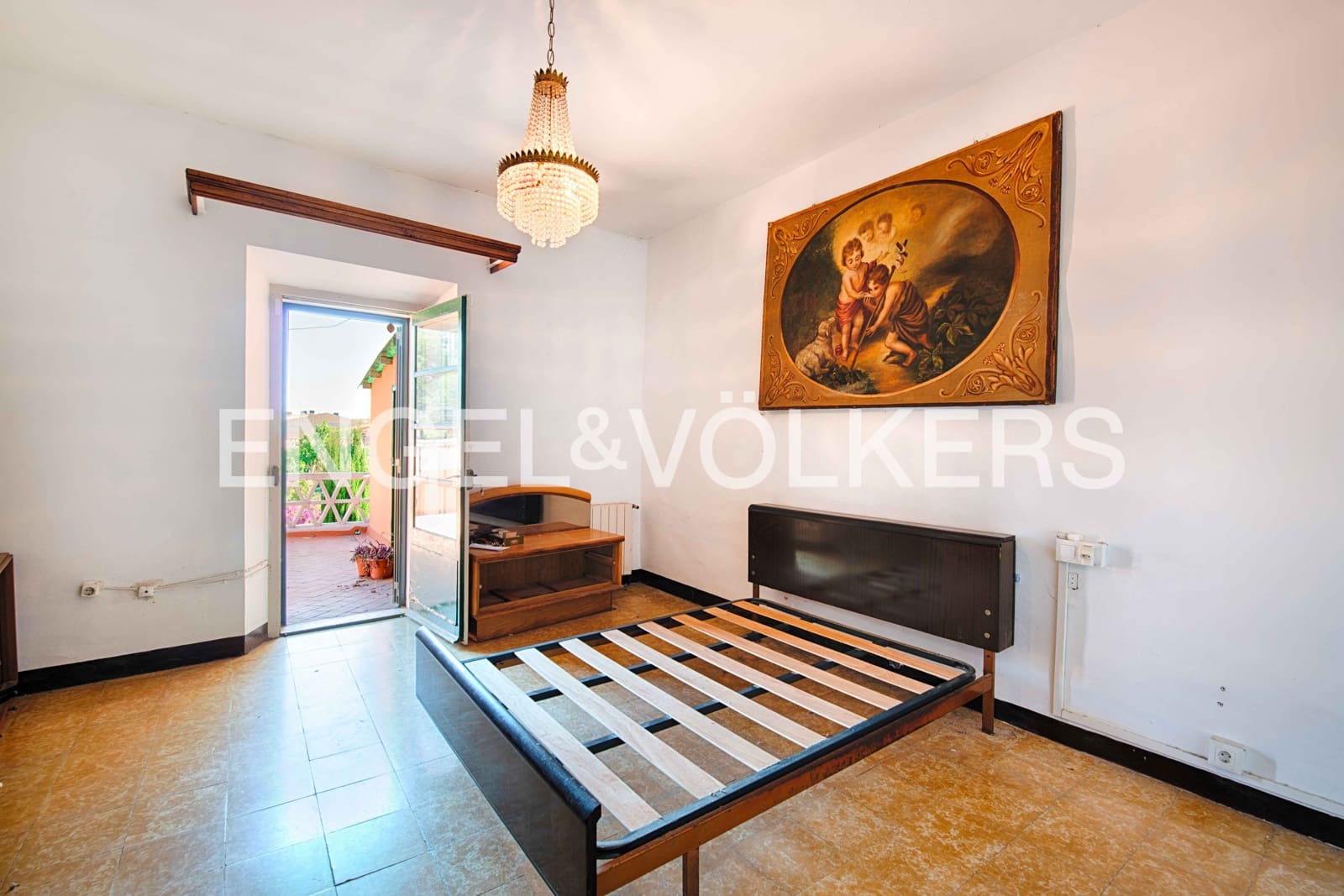 6 bedroom Townhouse for sale in Garriguella with garage - € 320,000 (Ref: 9869665)