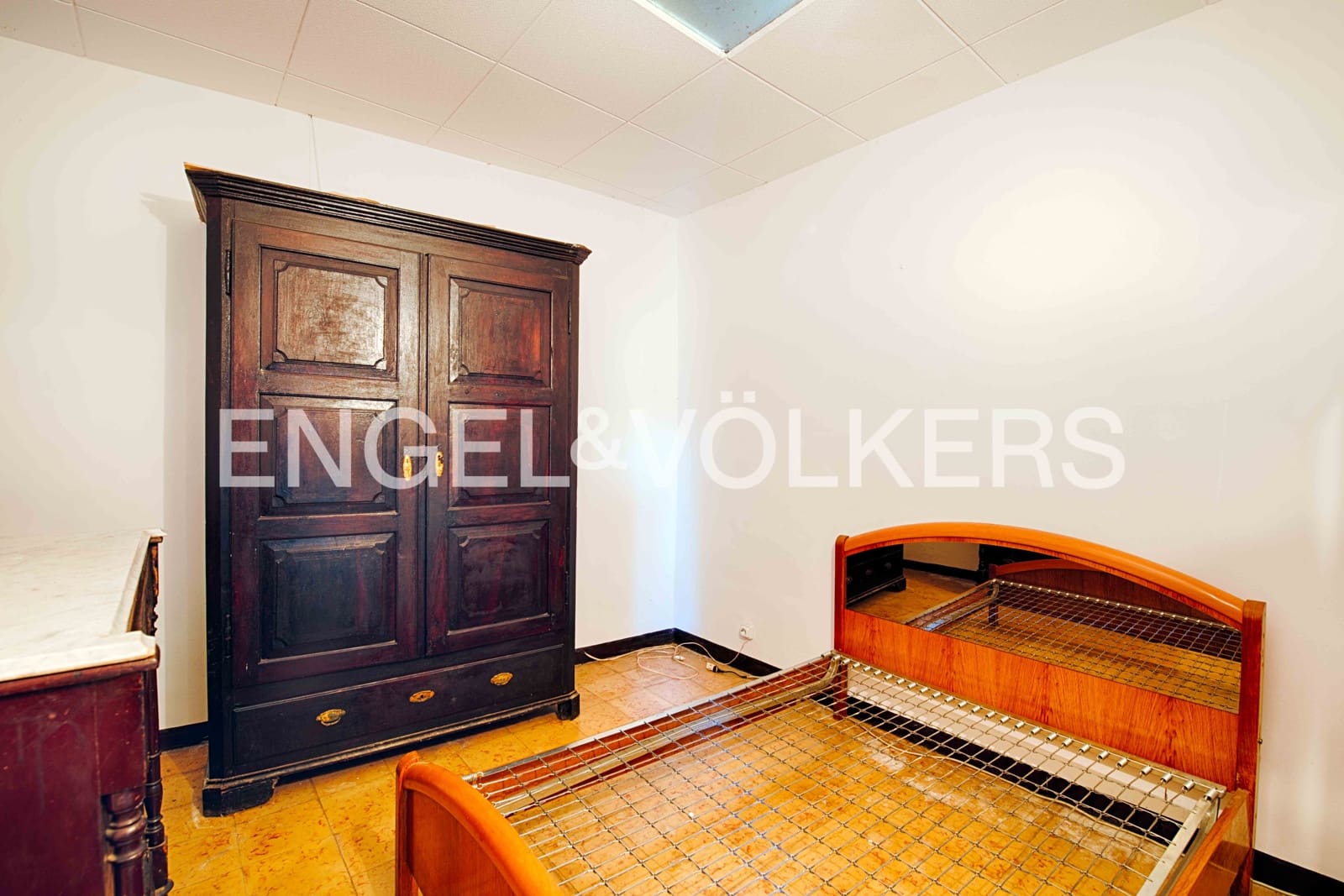 6 bedroom Townhouse for sale in Garriguella with garage - € 320,000 (Ref: 9869665)