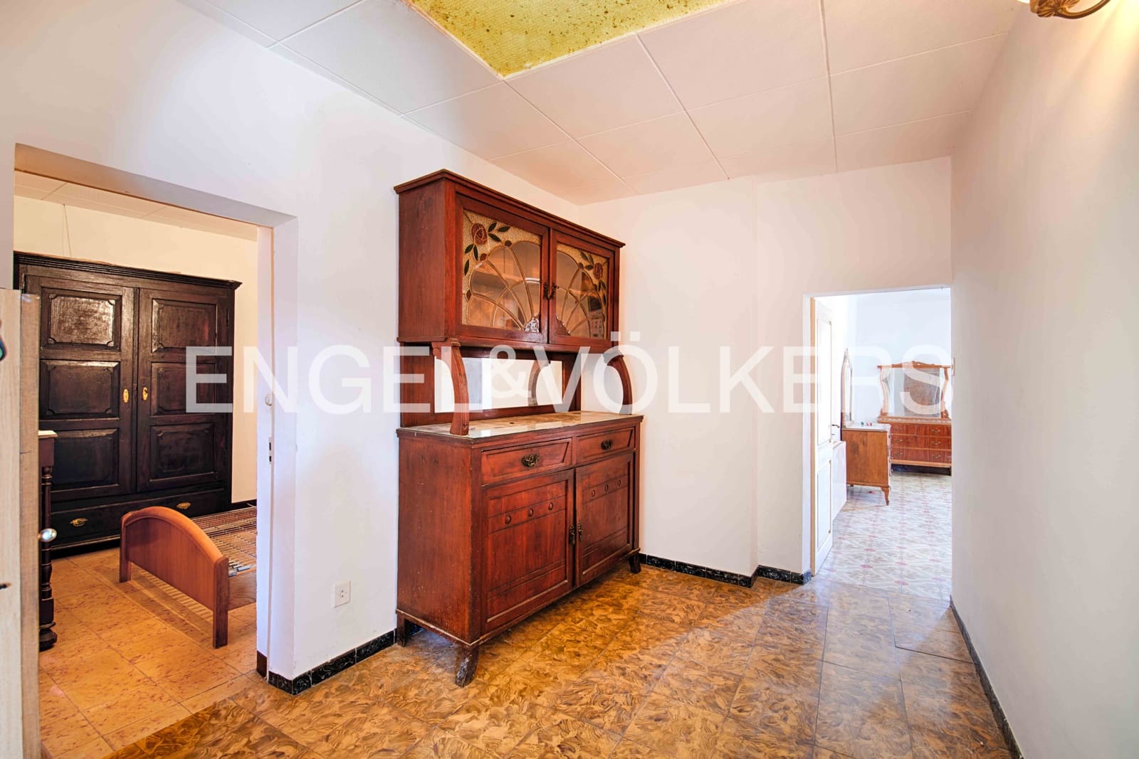 6 bedroom Townhouse for sale in Garriguella with garage - € 320,000 (Ref: 9869665)
