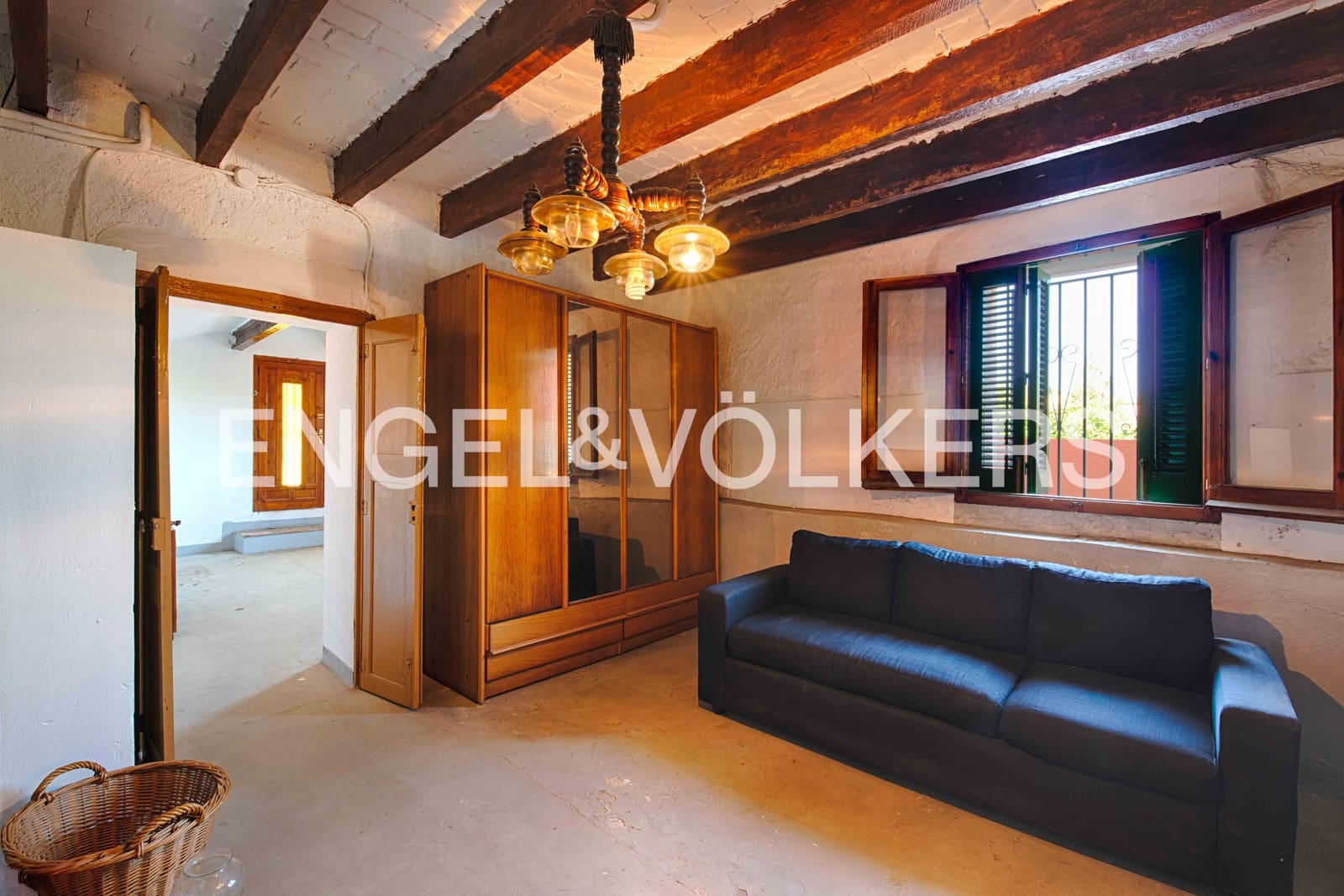 6 bedroom Townhouse for sale in Garriguella with garage - € 320,000 (Ref: 9869665)