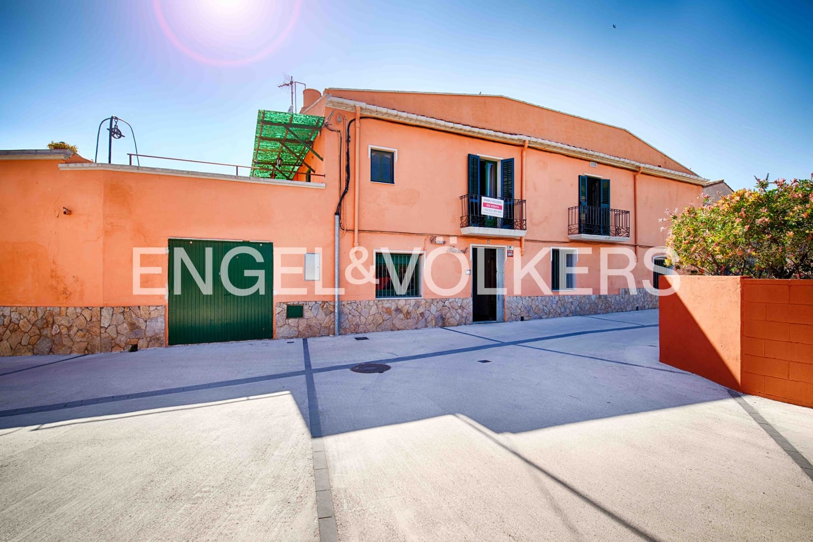 6 bedroom Townhouse for sale in Garriguella with garage - € 320,000 (Ref: 9869665)