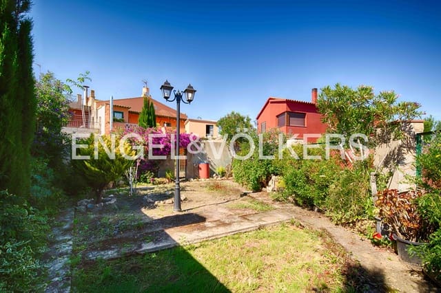 6 quarto Casa em Banda para venda em Garriguella com garagem - 320 000 € (Ref: 9869665)