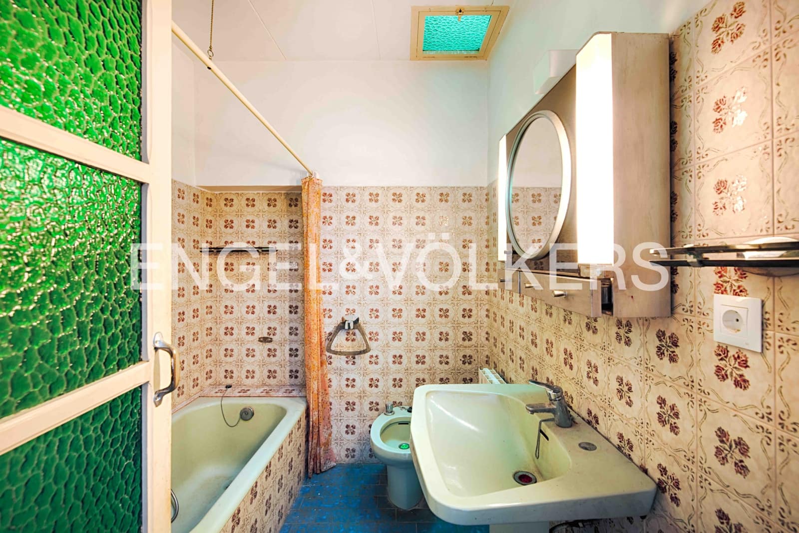 6 bedroom Townhouse for sale in Garriguella with garage - € 320,000 (Ref: 9869665)