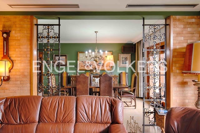 4 sovrum Lägenhet till salu i Figueres med garage - 367 000 € (Ref: 9875394)