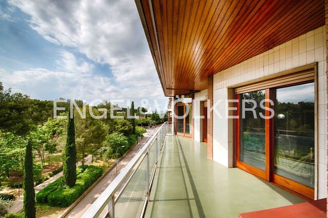 4 sovrum Lägenhet till salu i Figueres med garage - 367 000 € (Ref: 9875394)