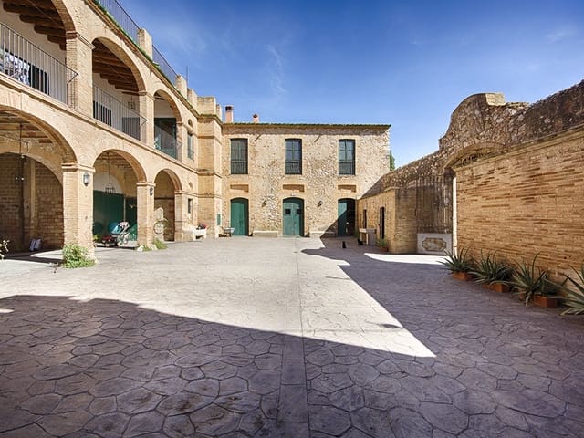 13 soveværelse Finca/Landehus til salg i Castelló d'Empúries med garage - € 3.500.000 (Ref: 9877696)