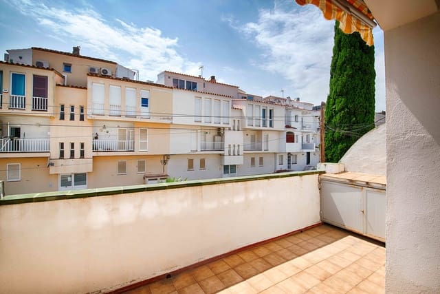 3 slaapkamer Rijtjeshuis te koop in Empuriabrava, Castelló d'Empúries met garage - € 480.000 (Ref: 9885298)